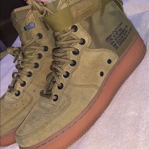 Nike Sf Air Force 1 Mid Desert Moss